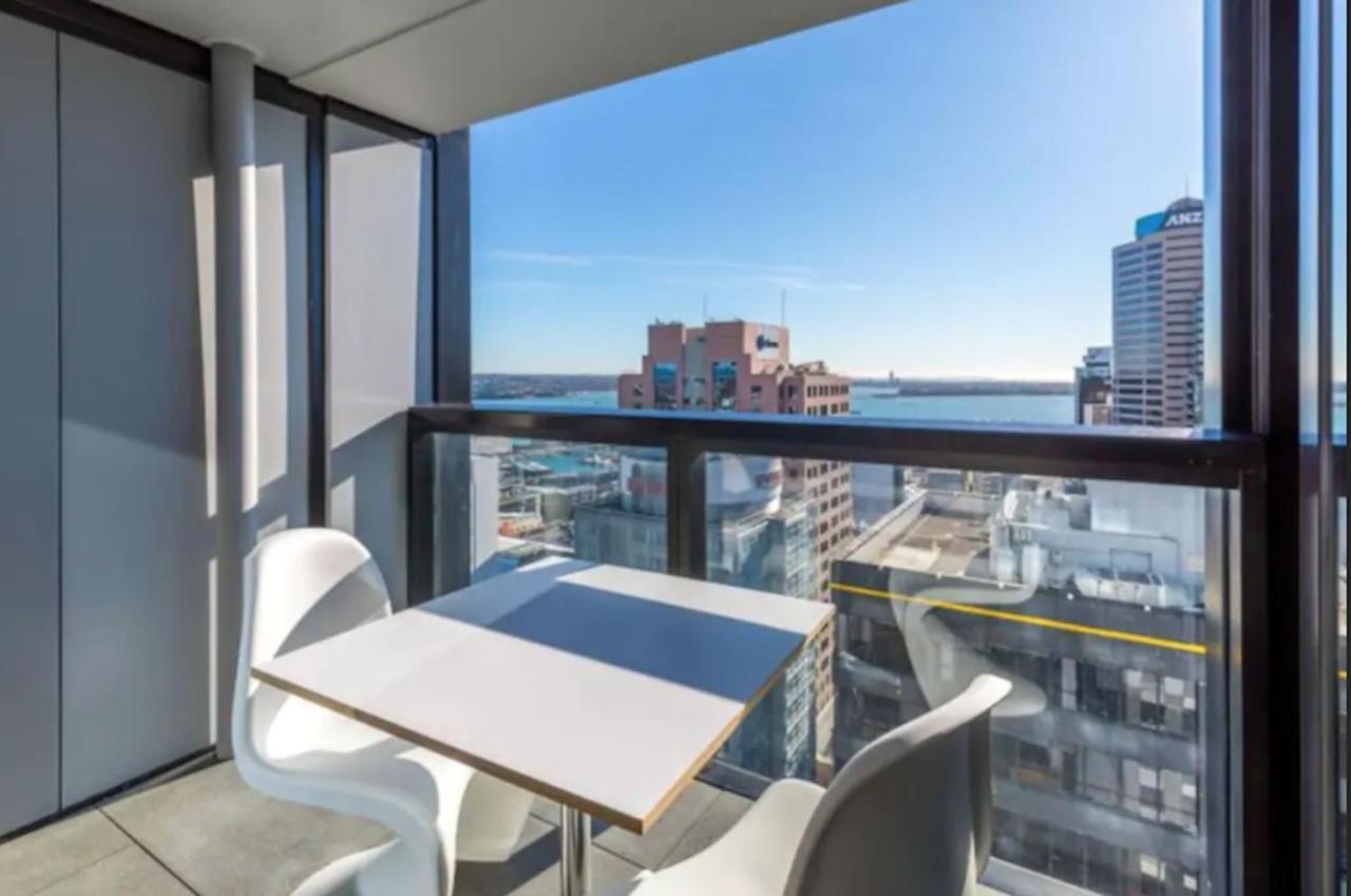 Skytower View And Seaview 2 Bedroom Apartment Окленд Экстерьер фото